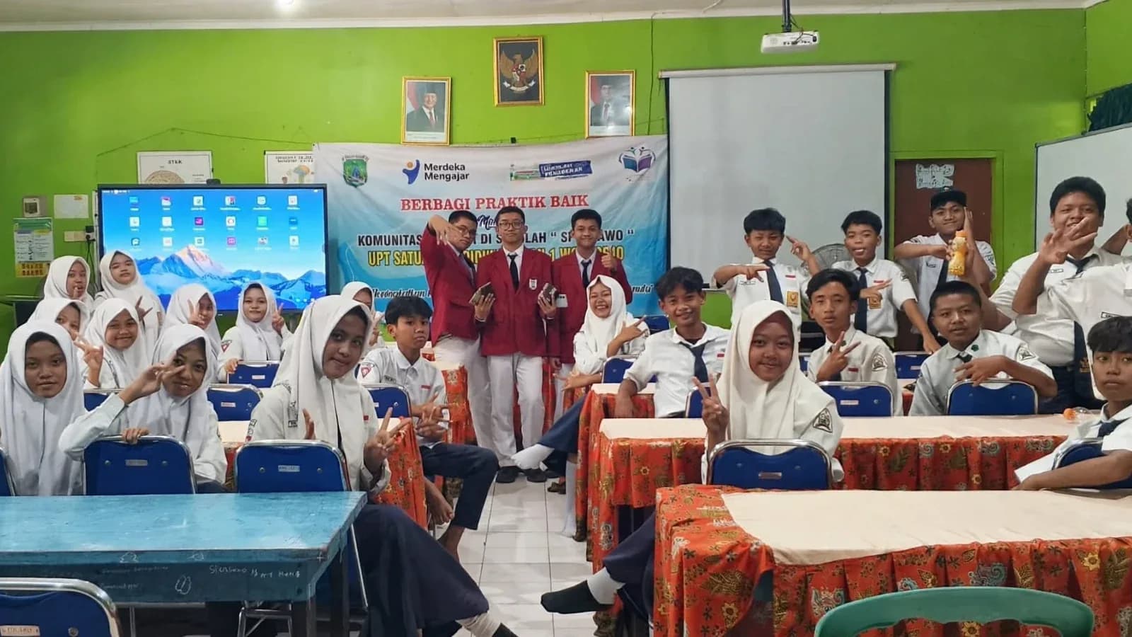Moklet Mengajar 2026, Siswa SMK Telkom Malang Berbagi Ilmu Teknologi hingga ke Bogor.